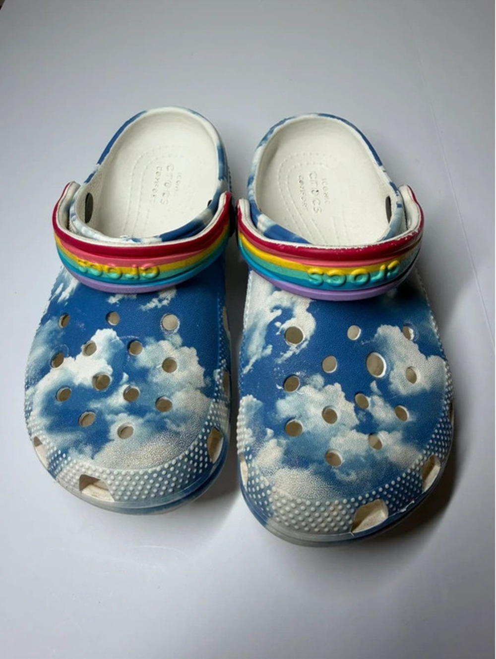 Kids Crocs Classic Clogs Size 11C Blue Sky Clouds Rainbow Strap Water Shoes